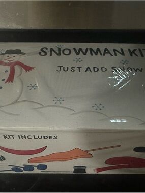 Source Unknown Snowman Kit - White, Red, Blue, Black